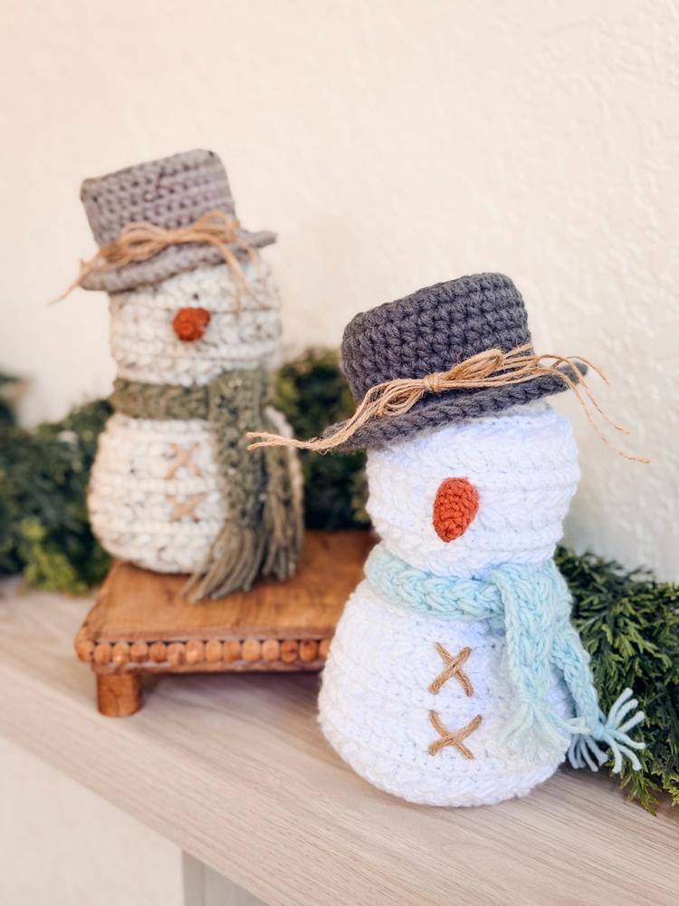 Charming Crochet Snowman Duo for Winter Decor