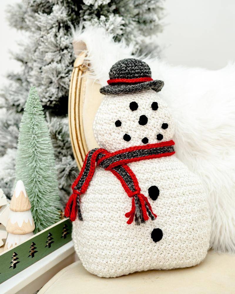 Charming Crochet Snowman Holiday Decor