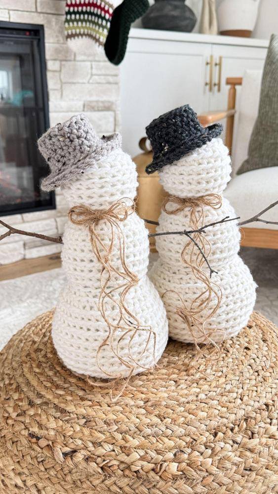 Charming Knitted Snowman Decor Project