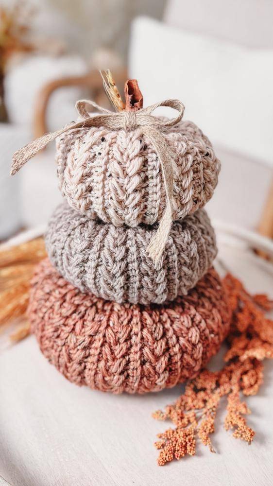 Chunky Cable Knit Crochet Pumpkins