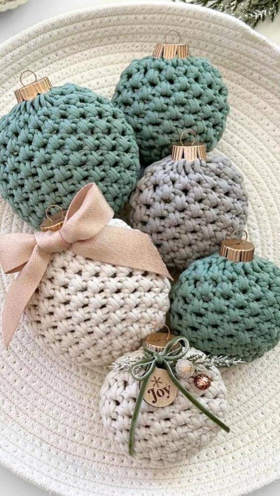 Chunky Crochet Christmas Ornaments