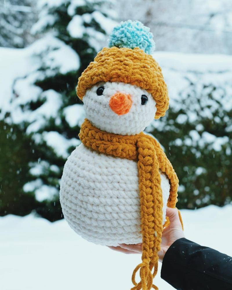 Chunky Crochet Snowman with Cozy Hat and Scarf