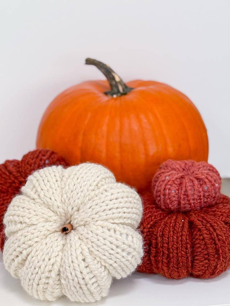 Chunky Knit Pumpkins Decor Project