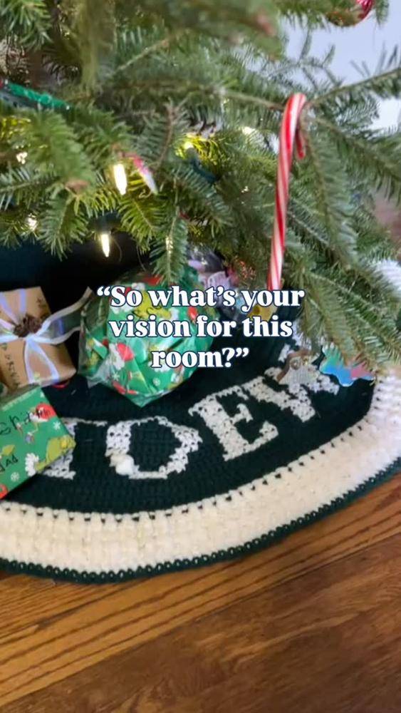 Classic "Noel" Crochet Tree Skirt Project