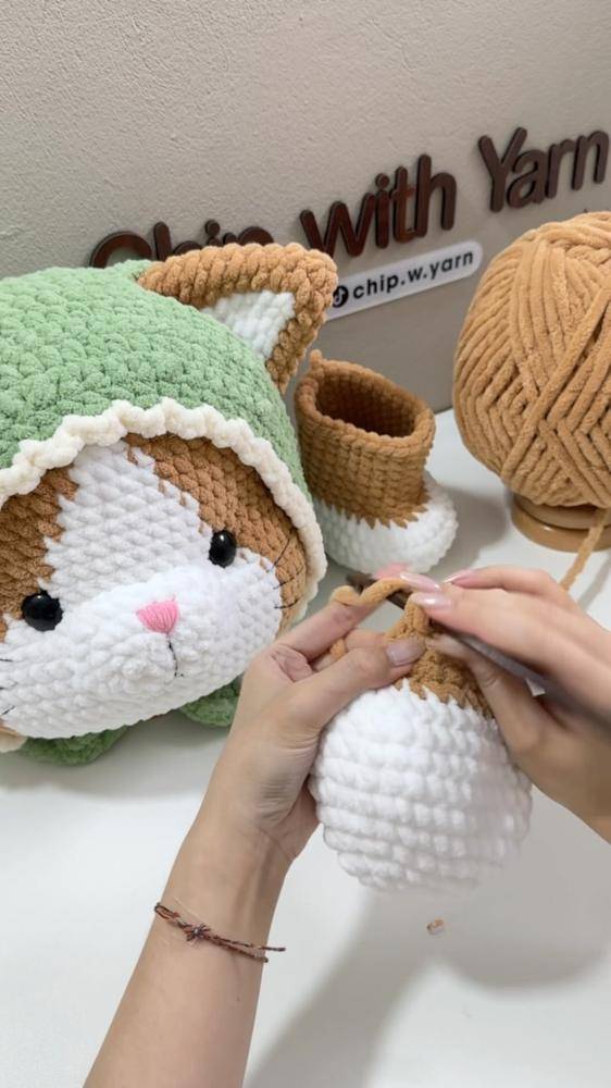 Cozy Amigurumi Cat Toy Creation