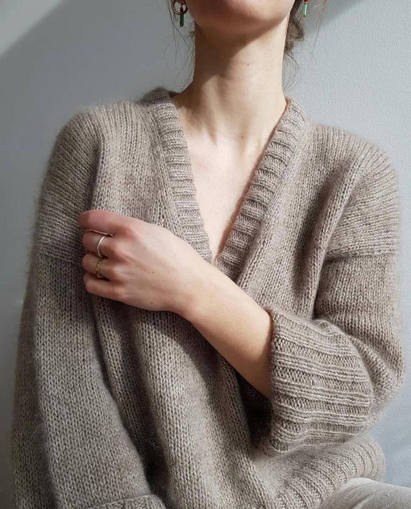 Cozy V-Neck Knit Cardigan Design