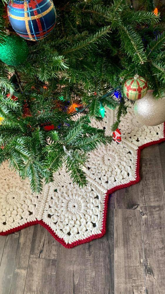 Cream Hexagon Snowflake Crochet Tree Skirt