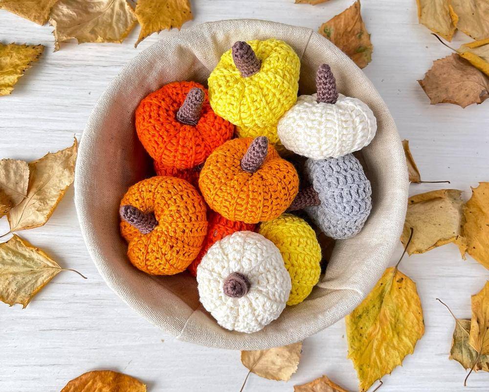 Crocheted Mini Pumpkins for Autumn Decor