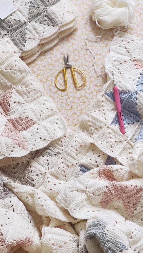 Delicate Crochet Leaf Motif Blanket Pattern