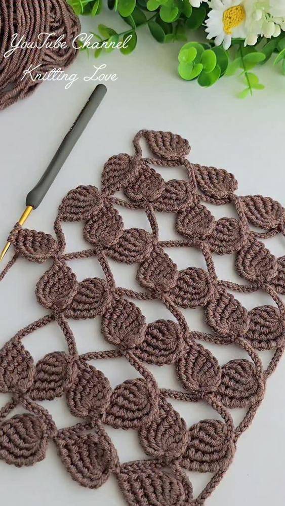 Elegant Crochet Leaf Stitch Panel