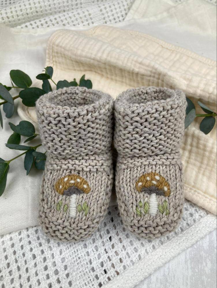Enchanting Mushroom-Embroidered Knitted Baby Booties