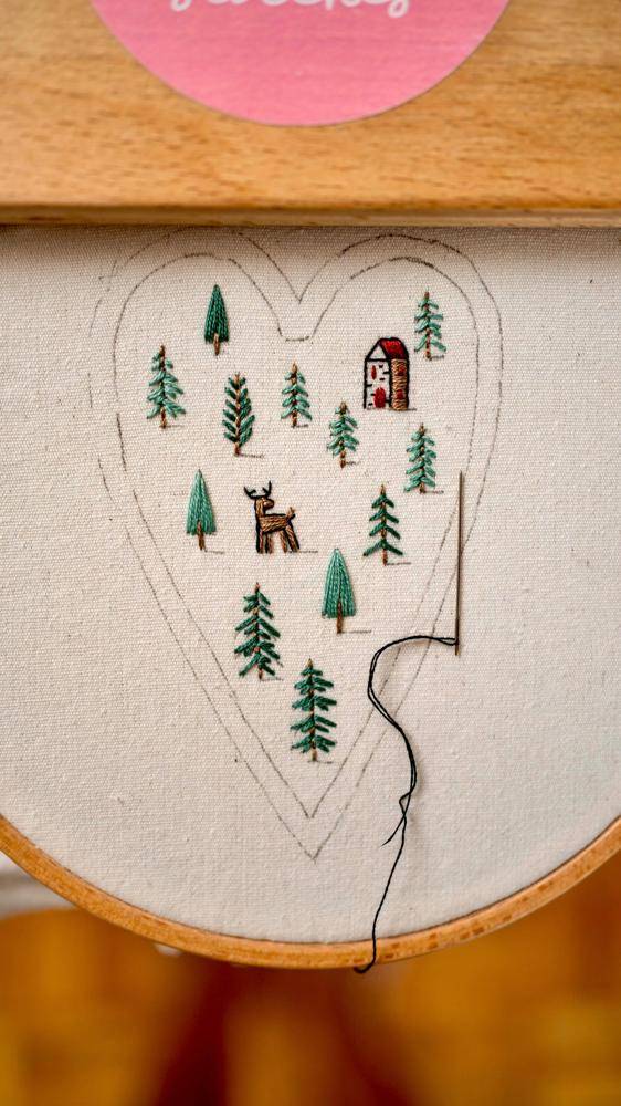 Enchanting Woodland Christmas Heart Embroidery