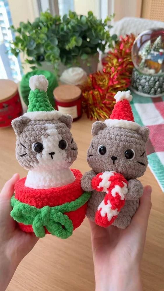 Festive Amigurumi Cats with Holiday Accessories