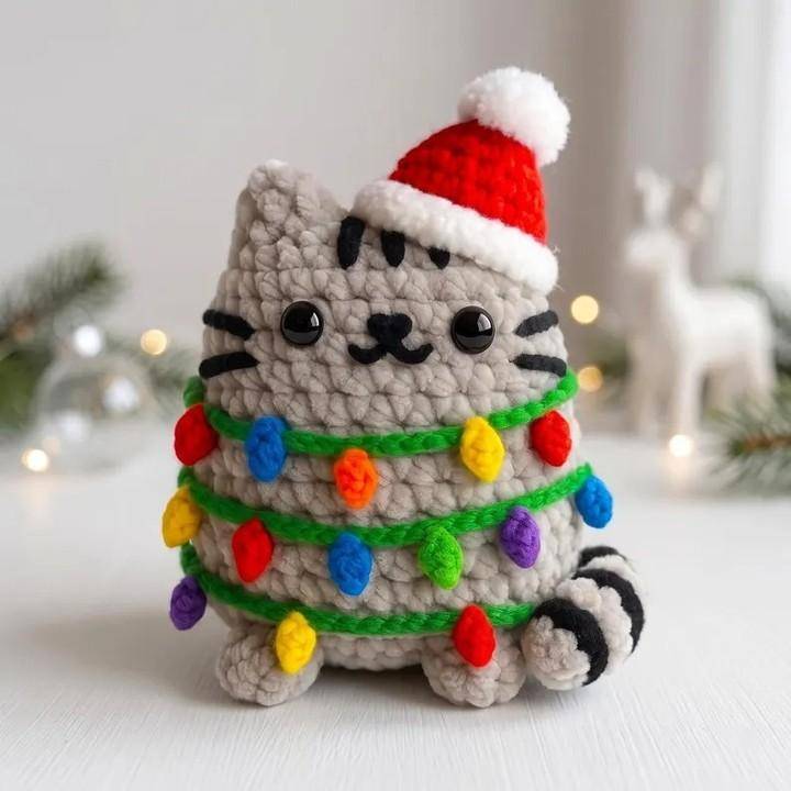Festive Cat Christmas Ornament Crochet Project