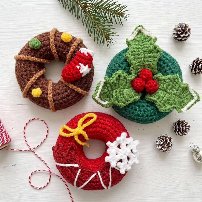 Festive Crochet Christmas Wreath Ornaments
