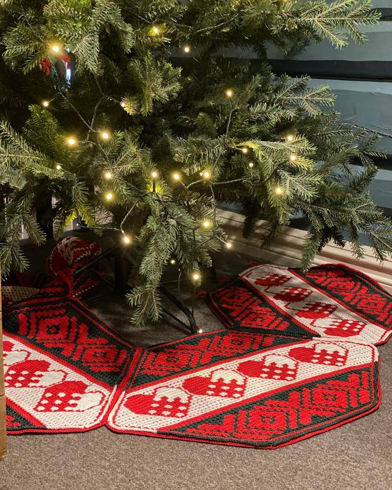 Festive Geometric Crochet Tree Skirt