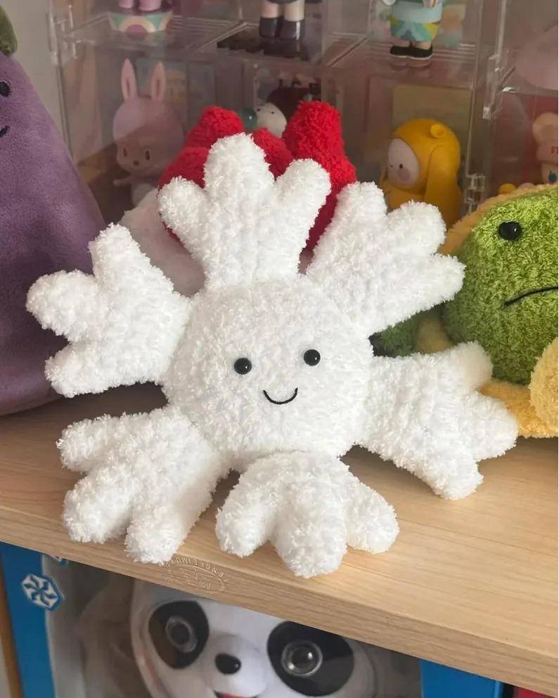 Fluffy White Snowflake Amigurumi