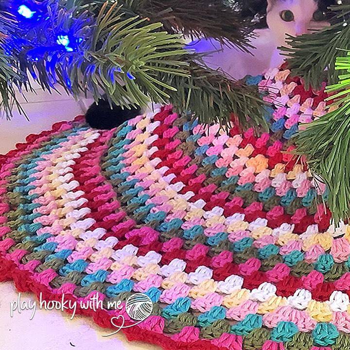 Granny Square Christmas Tree Skirt Crochet Pattern