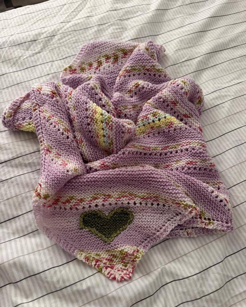Heart Appliqué Knitted Baby Blanket