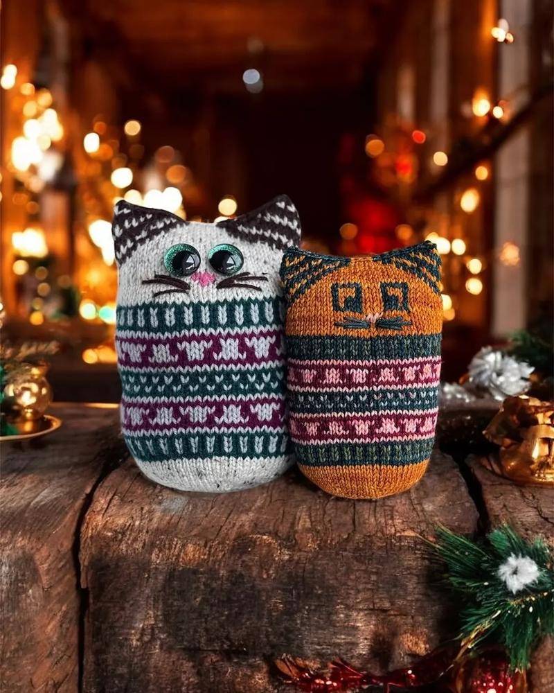 Knitted Cat Ornaments with Nordic Patterns