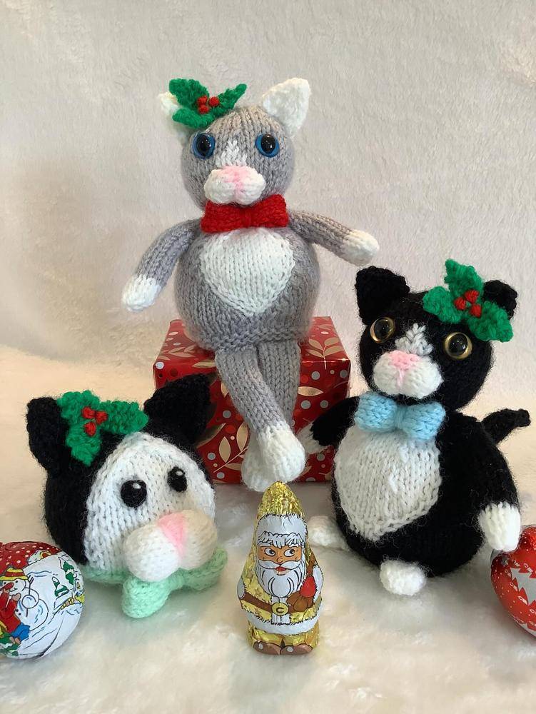 Knitted Christmas Cat Decorations