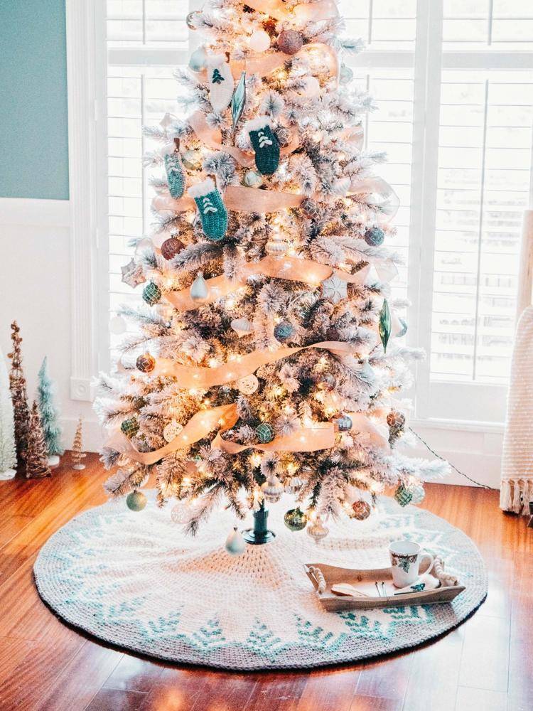 Nordic-Inspired Snowflake Crochet Tree Skirt