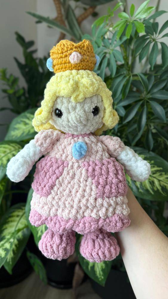 Princess Peach Amigurumi Crochet Doll Project