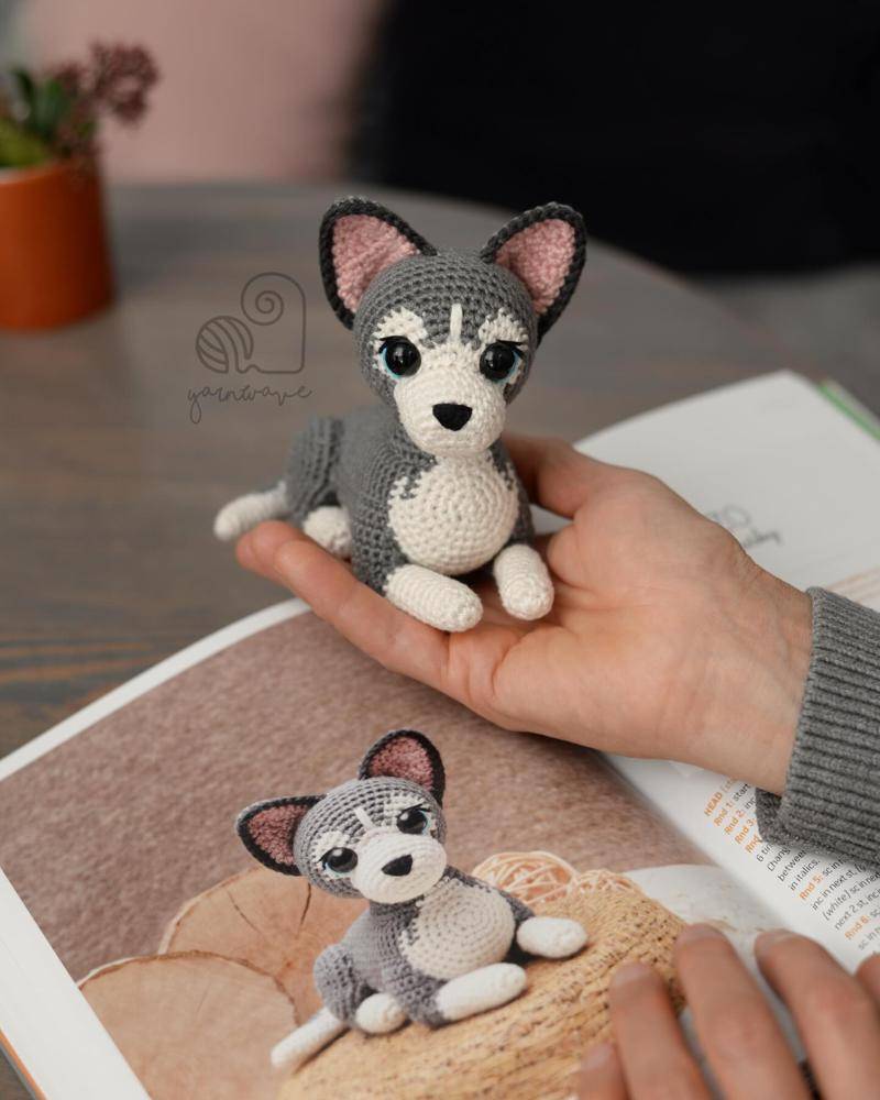 Realistic Crochet Husky Amigurumi