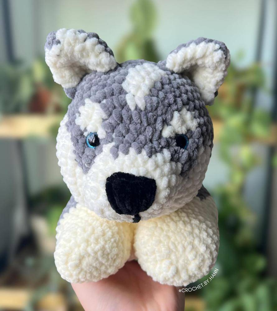 Realistic Crochet Husky Amigurumi Plush