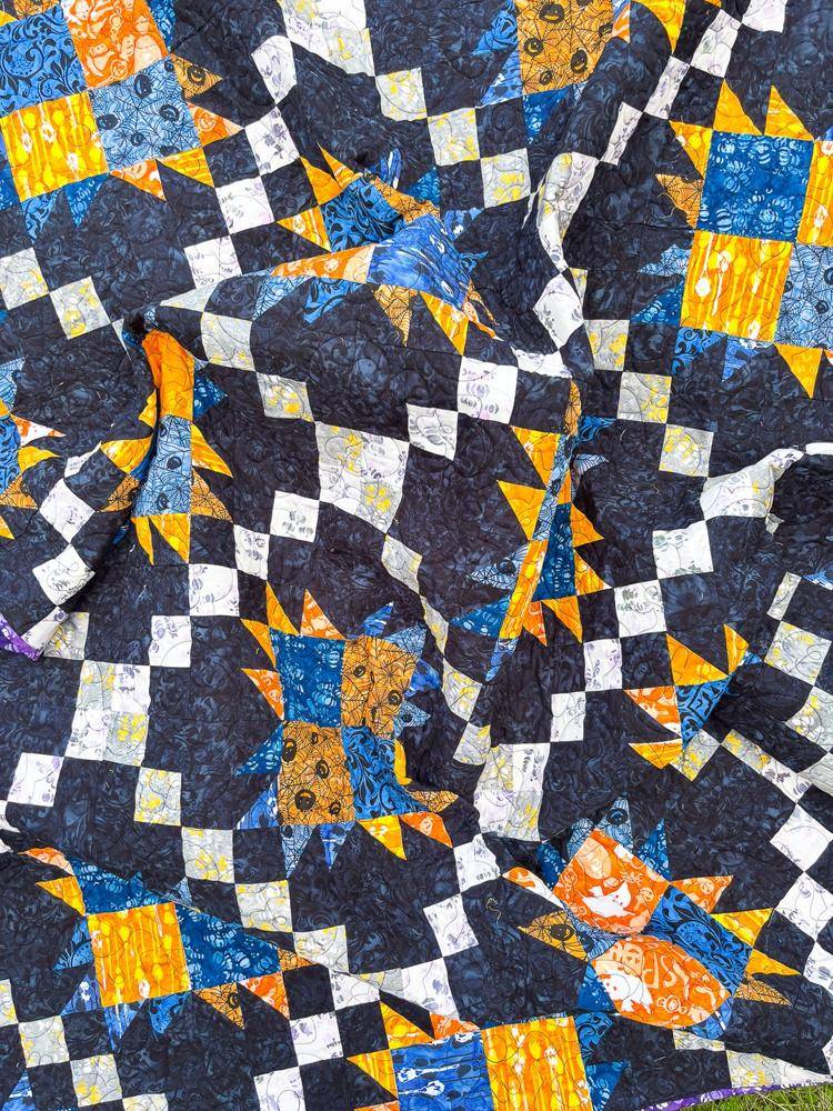 Spooky Stars and Checks Halloween Quilt Project